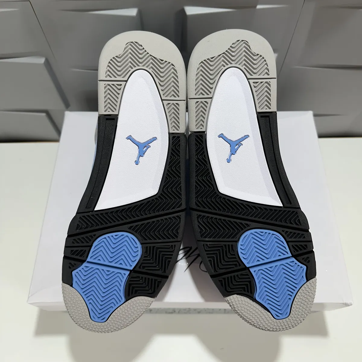 Nike Air Jordan 4